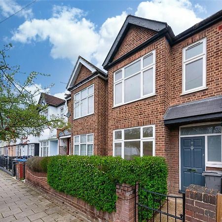 Spacious Family Home With Games Room & Garden London Kültér fotó