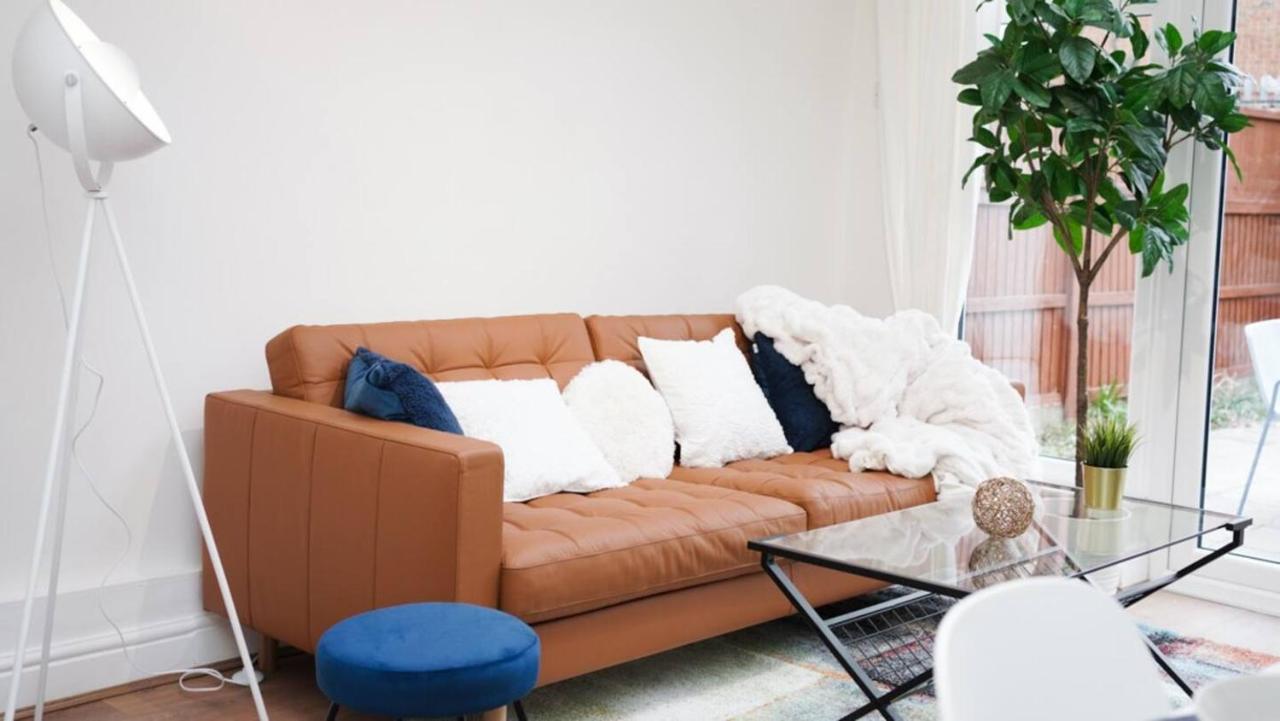Spacious Family Home With Games Room & Garden London Kültér fotó
