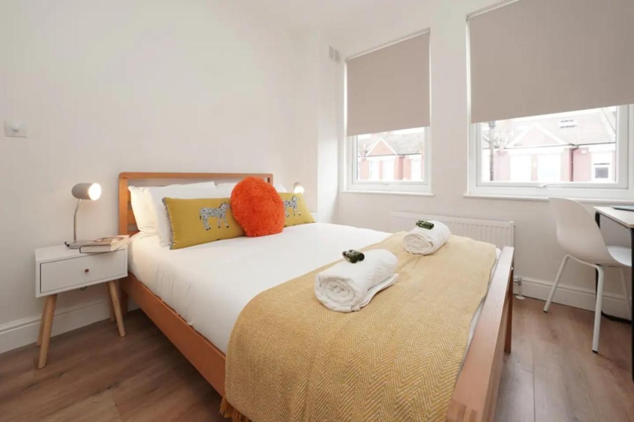 Spacious Family Home With Games Room & Garden London Kültér fotó