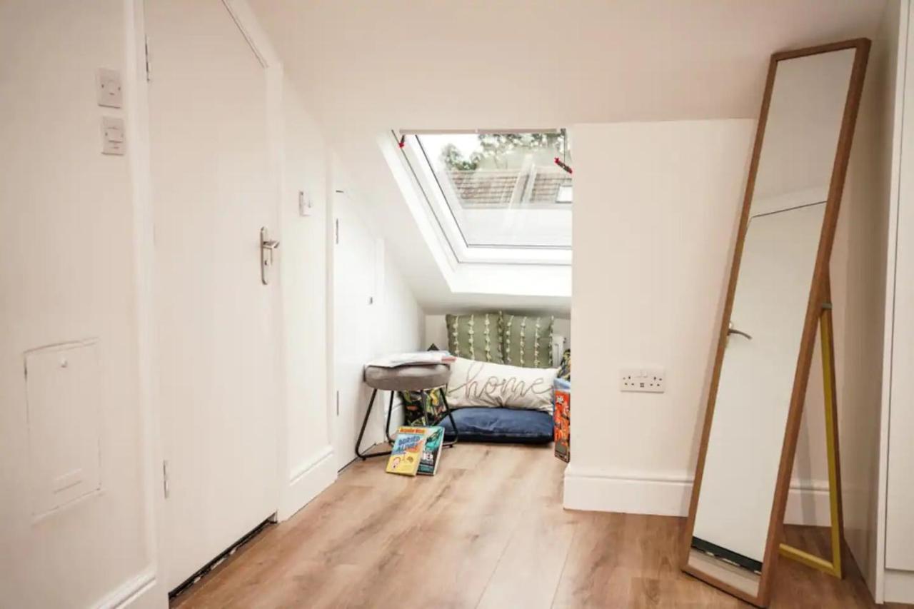Spacious Family Home With Games Room & Garden London Kültér fotó